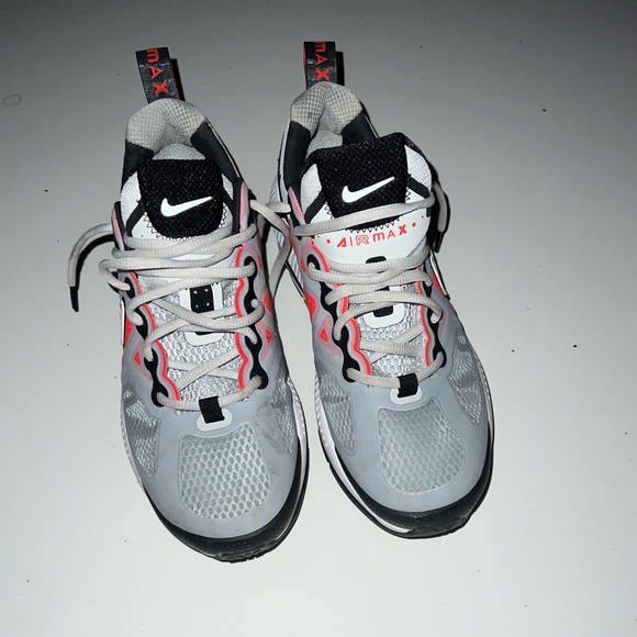 Nike - Picture 1 of 3